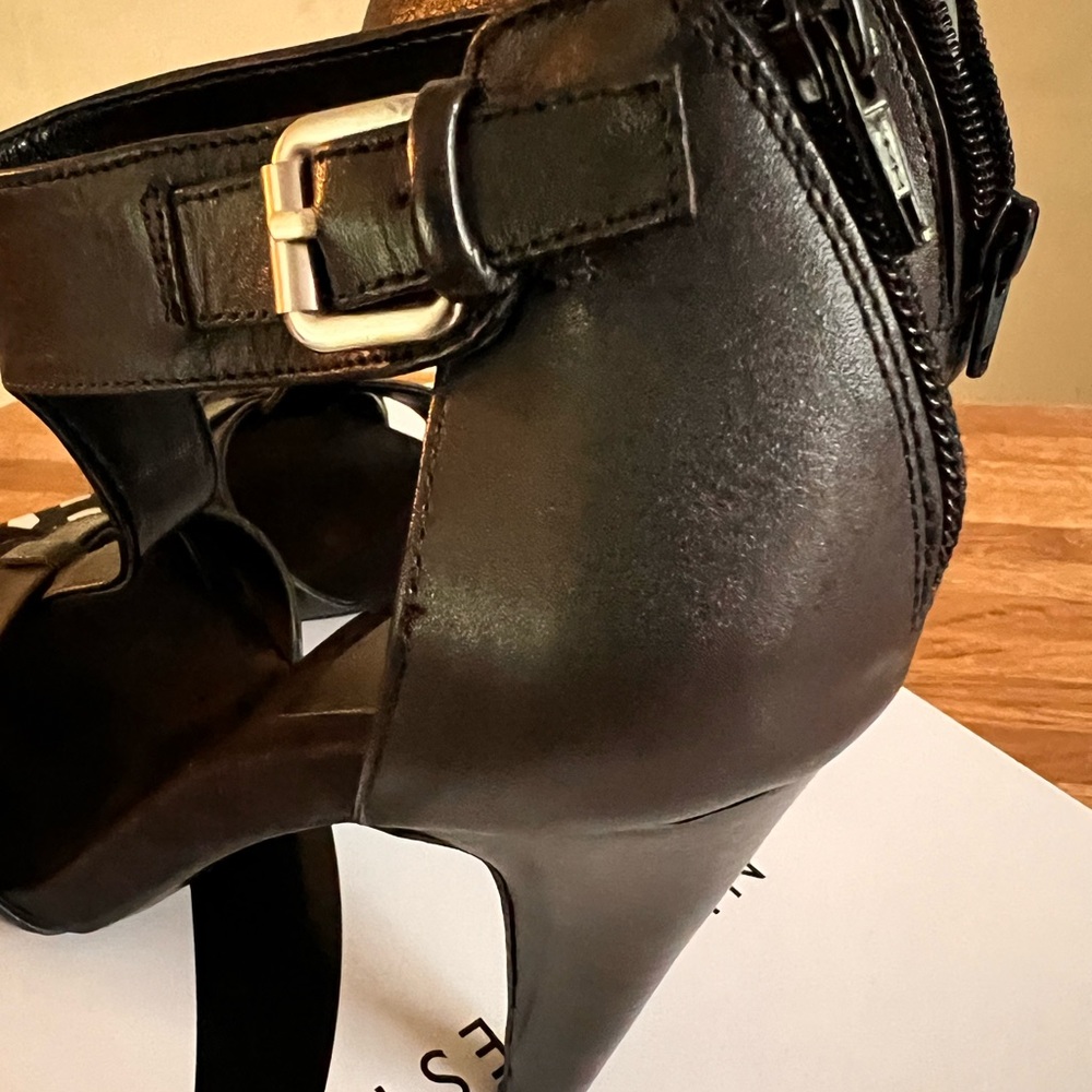 NINE WEST - Picture 7 of 8